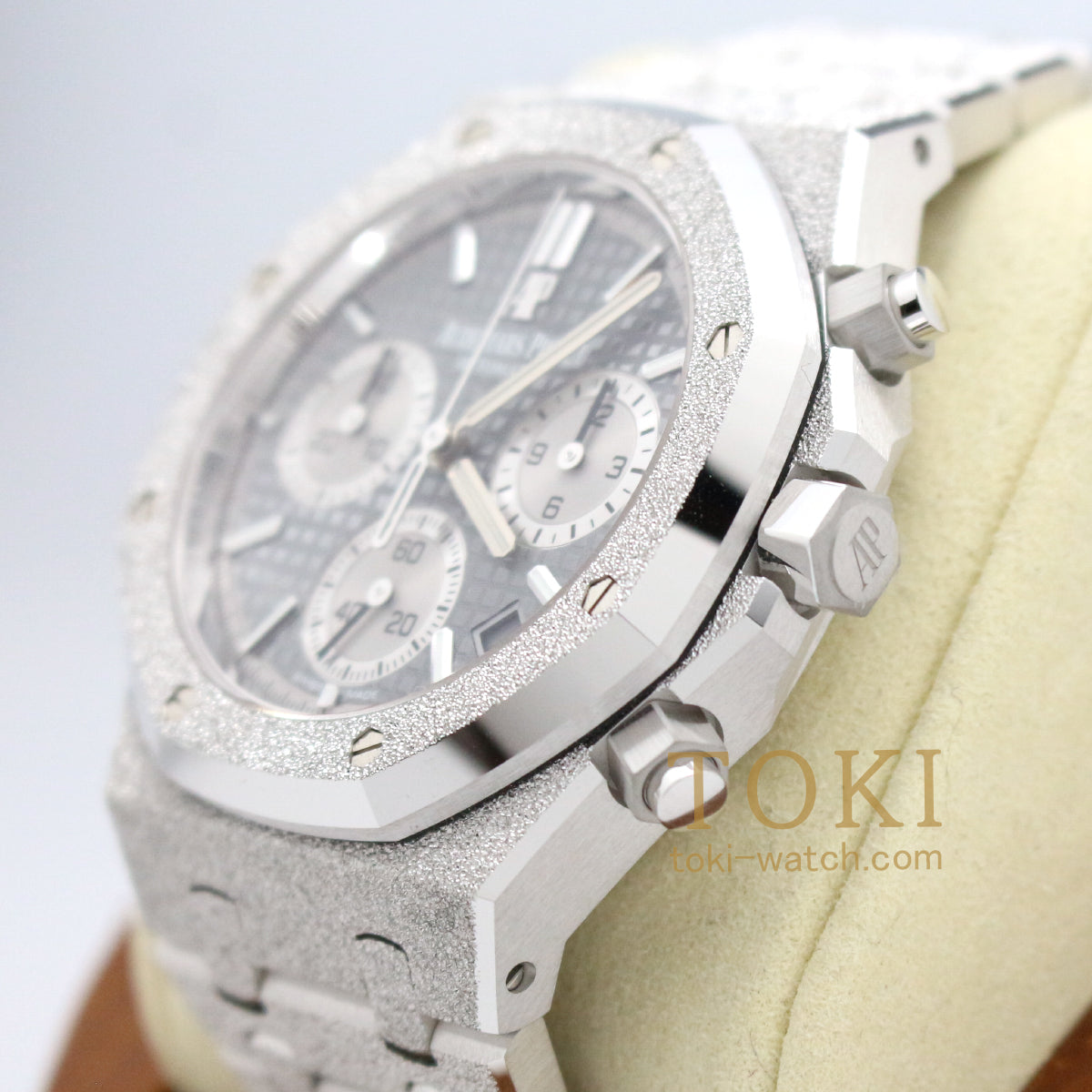 オーデマピゲ(AUDEMARS PIGUET) Ref 26239BC.GG.1224BC.01 ロイヤルオーク フロステッドゴールド クロノグラフ 限定200本 新品
