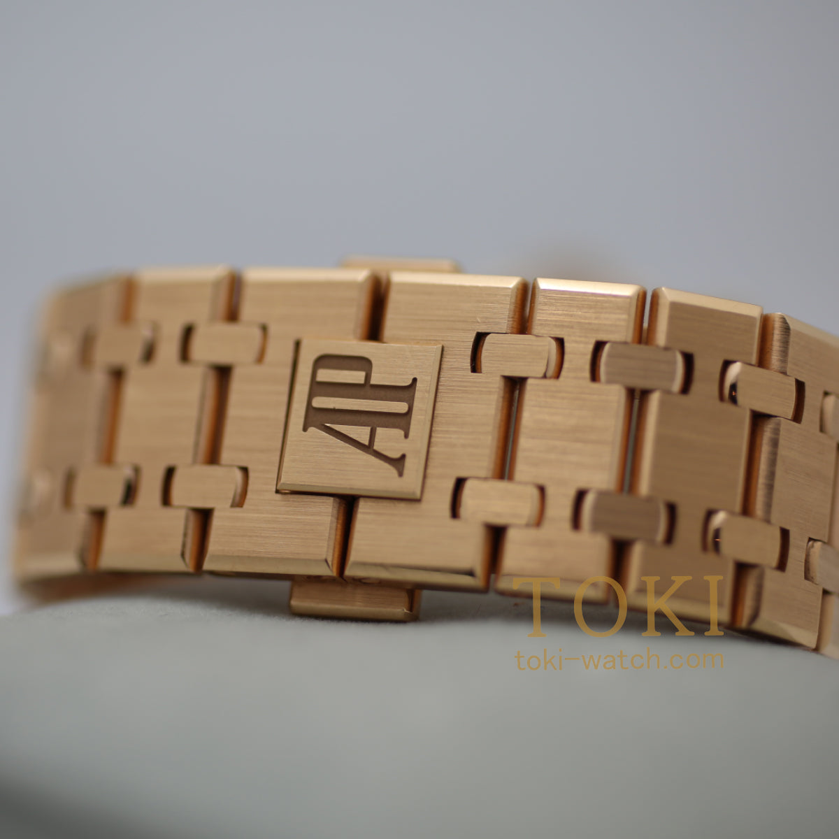 オーデマピゲ(AUDEMARS PIGUET) Ref 26240OR.OO.1320OR.03 ロイヤル オーク クロノグラフ 50周年記念 中古